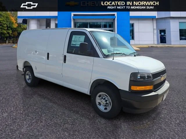 New 2026 Summit White Chevrolet WT image 28