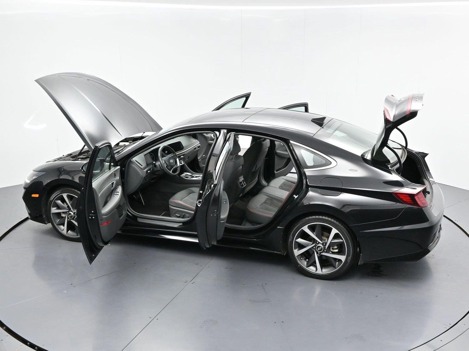 Used 2022 Phantom Black Hyundai SEL Plus image 42