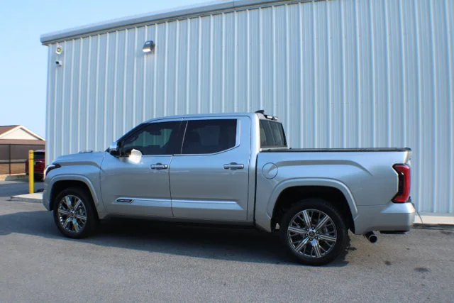 Used 2024  Toyota Capstone Hybrid image 3