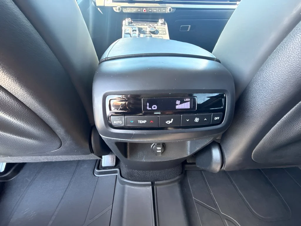 Used 2023 White Hyundai SEL image 11