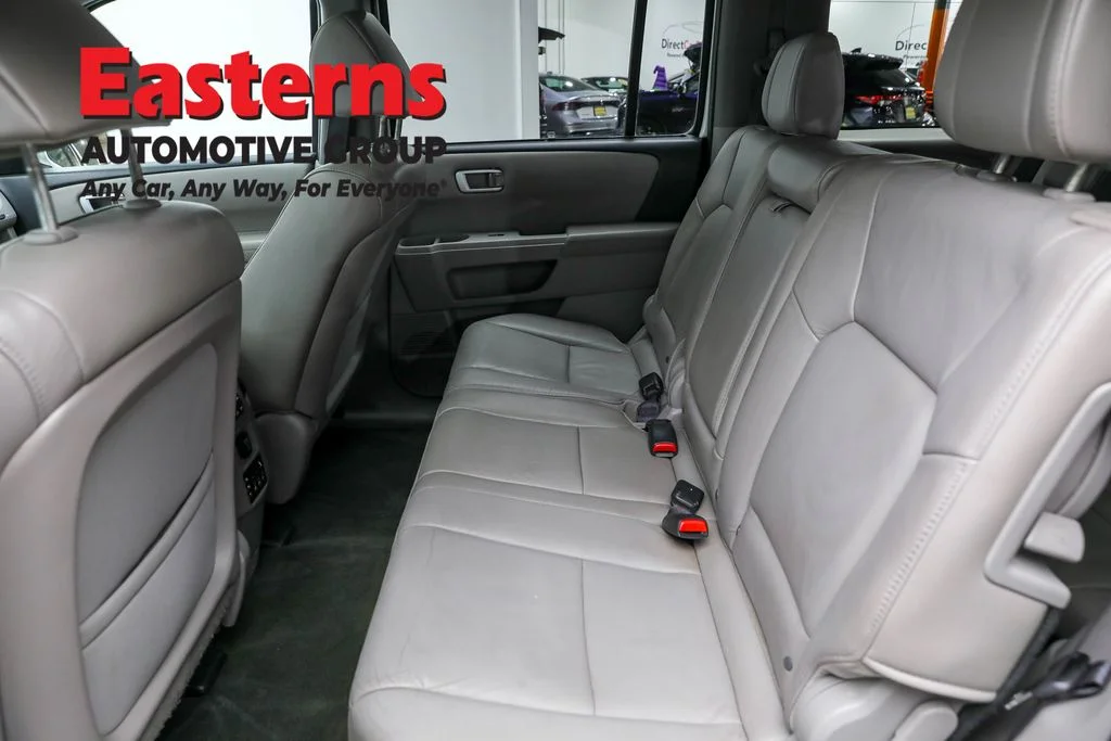 Used 2014 White Honda Touring image 20