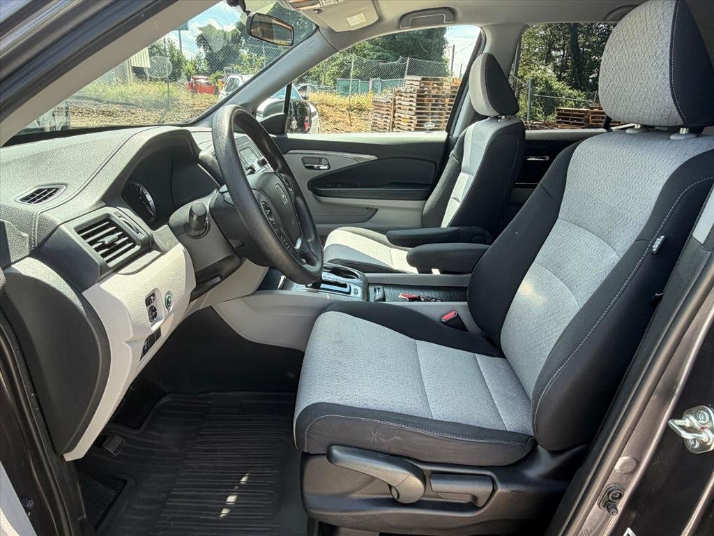 Used 2017 Modern Steel Metallic Honda RT image 8