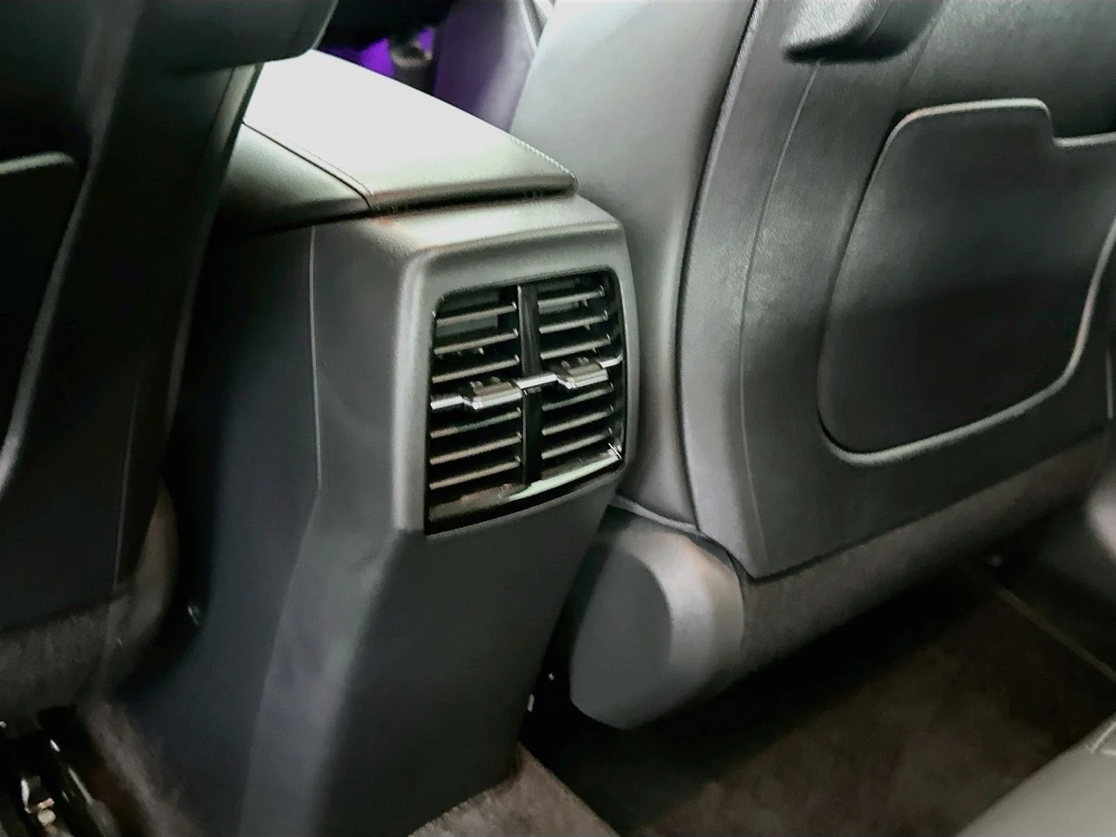 Used 2025 Snow White Pearl Kia EX image 25