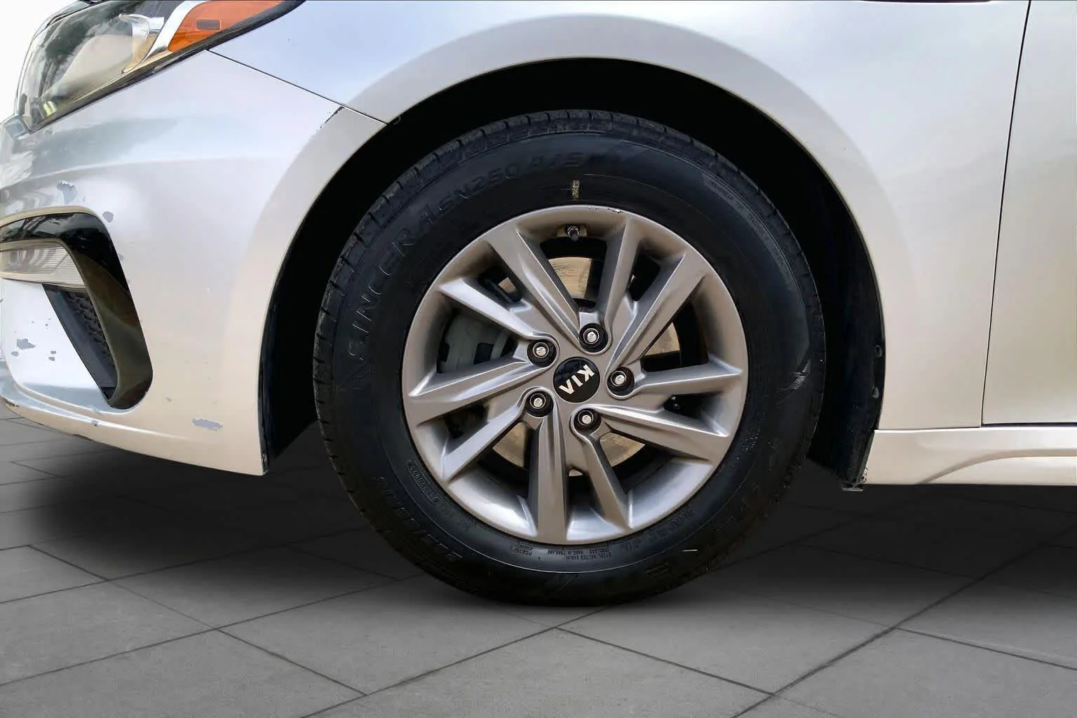 Used 2020 Sparkling Silver Kia LX image 11