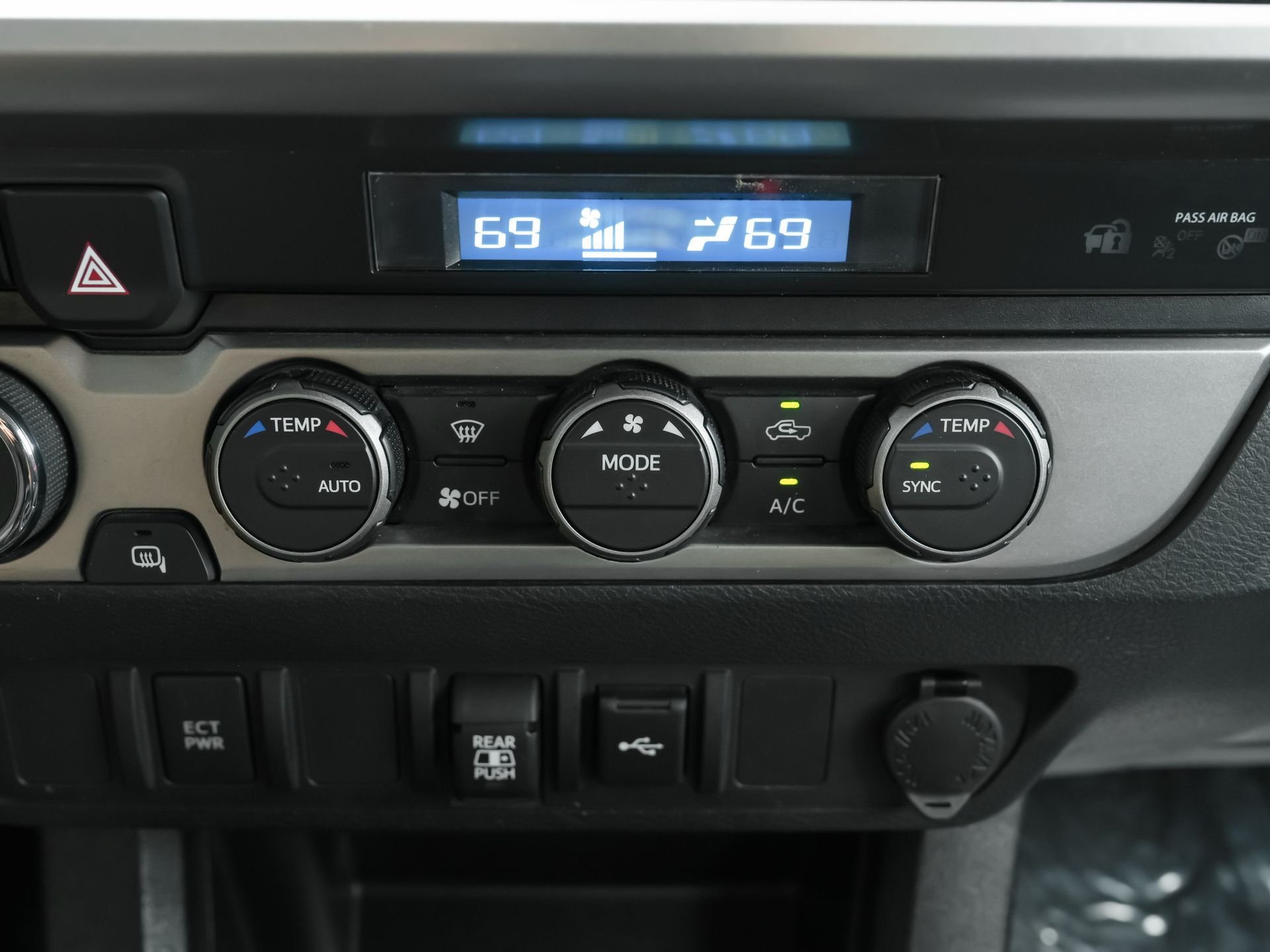 2023 Toyota Tacoma SR5 - Photo 13