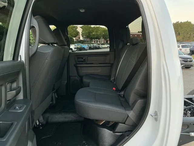 2027 RAM Ram 3500 Chassis Cab Tradesman - Photo 24