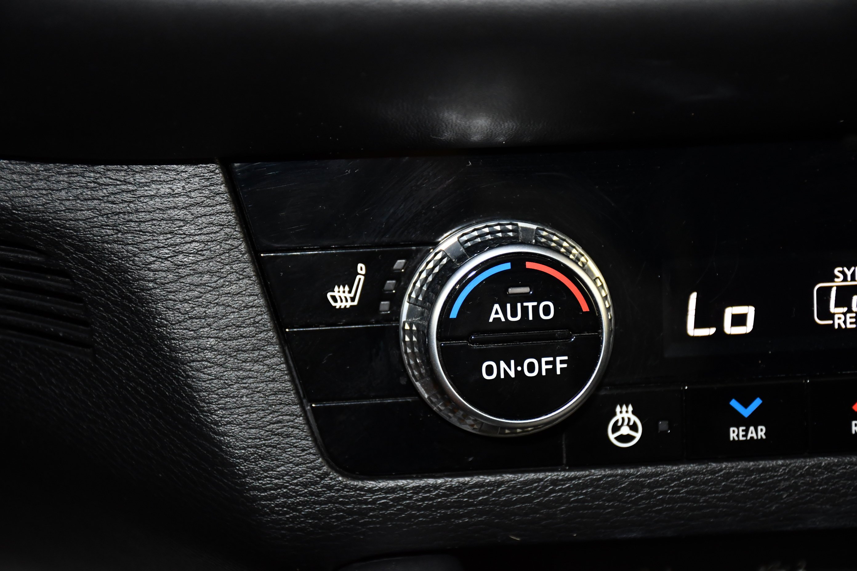 2024 Mitsubishi Outlander SEL - Photo 29