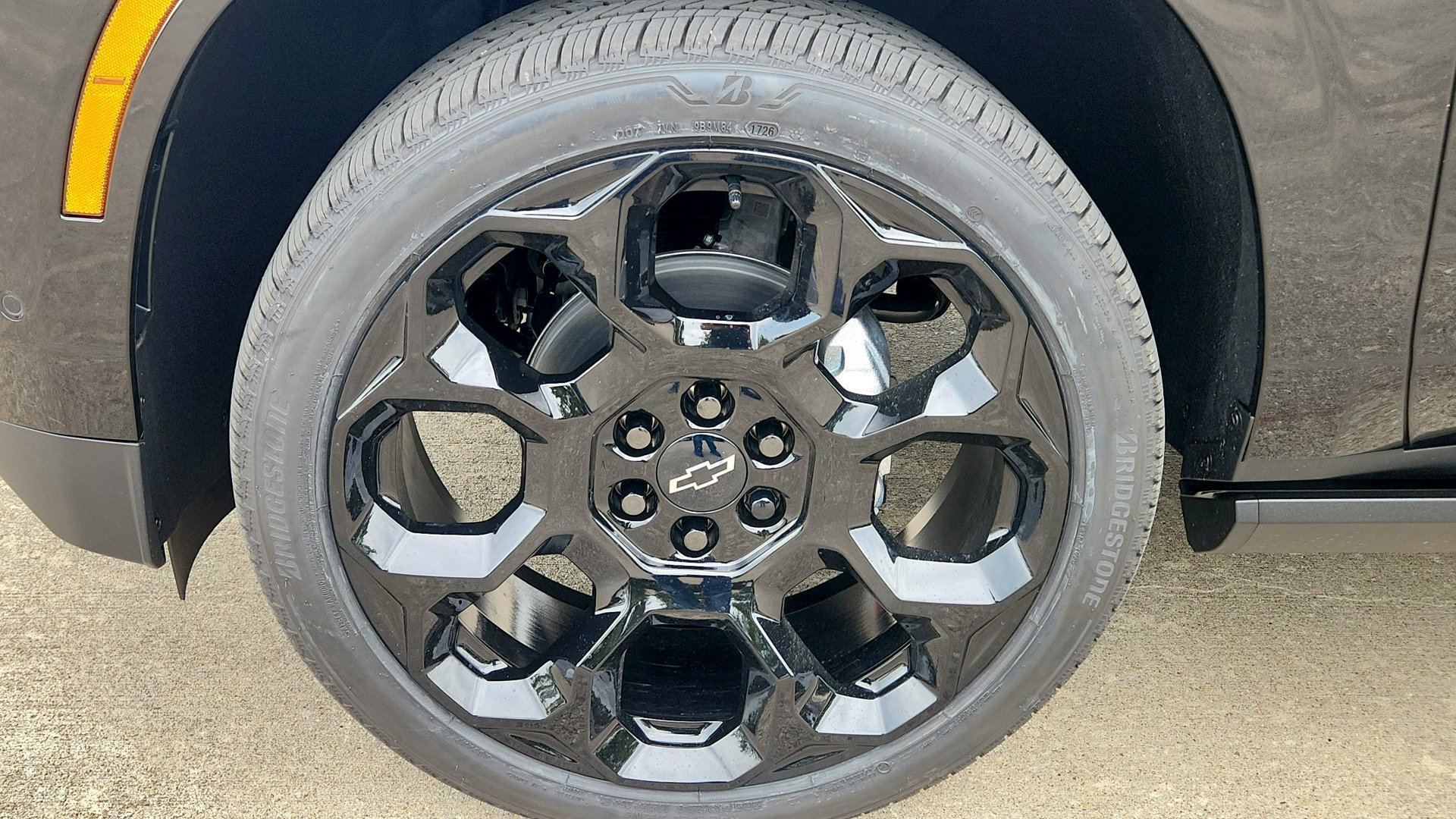 2026 Chevrolet Suburban High Country - Photo 9