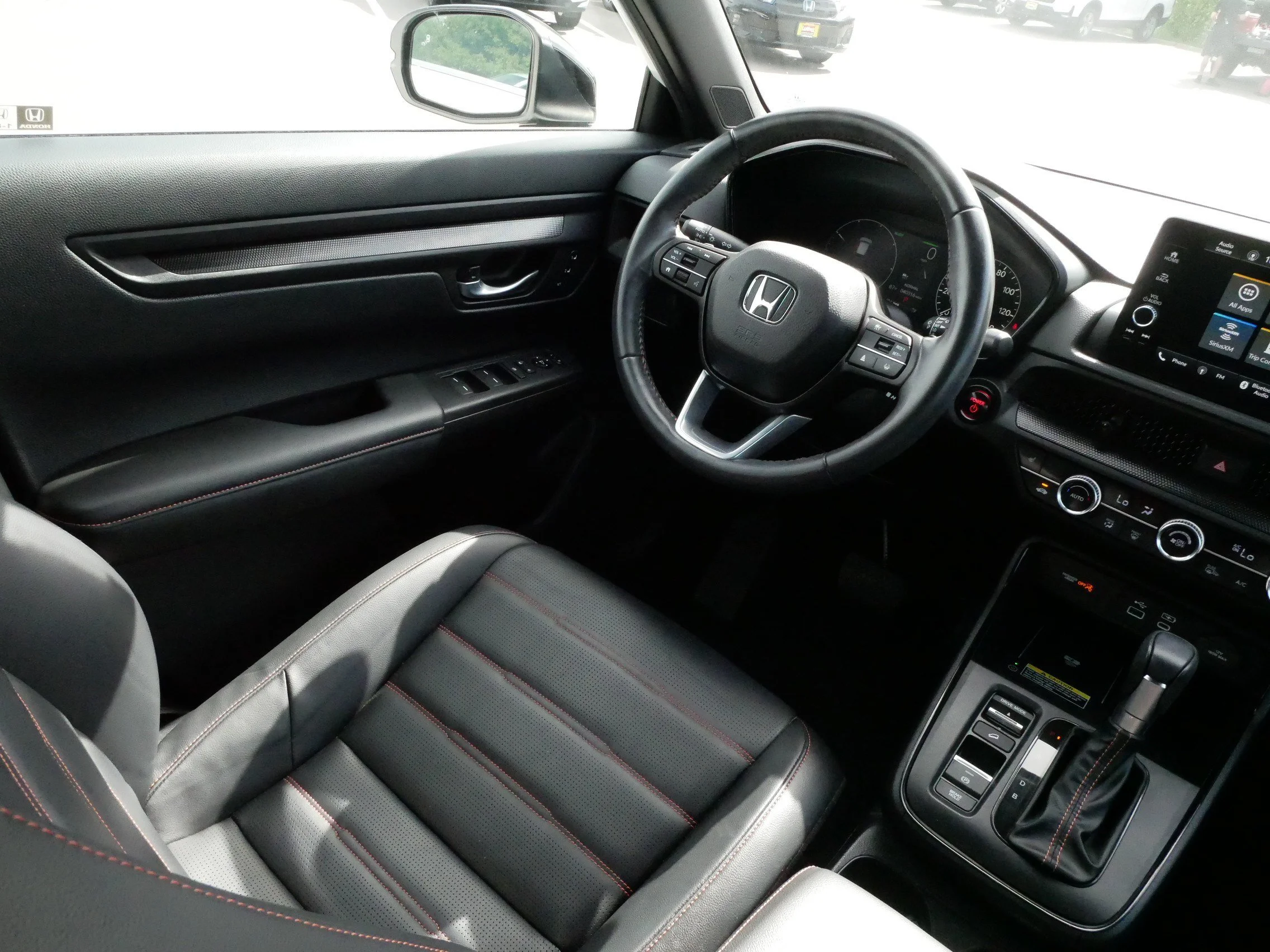Certified Used 2025 Platinum White Pearl Honda Sport-L image 9