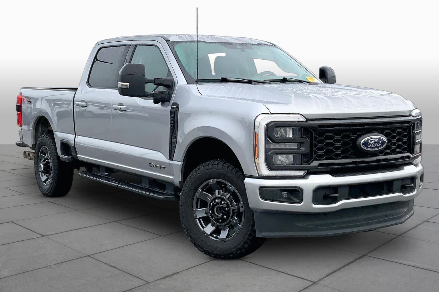 Used 2024 Iconic Silver Metallic Ford LARIAT image 3