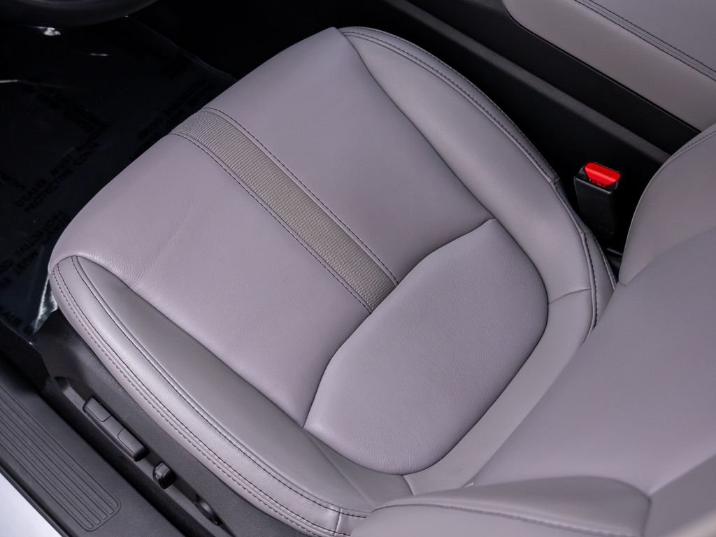 Certified Used 2025 Lunar Silver Metallic Honda AWD EX-L image 15