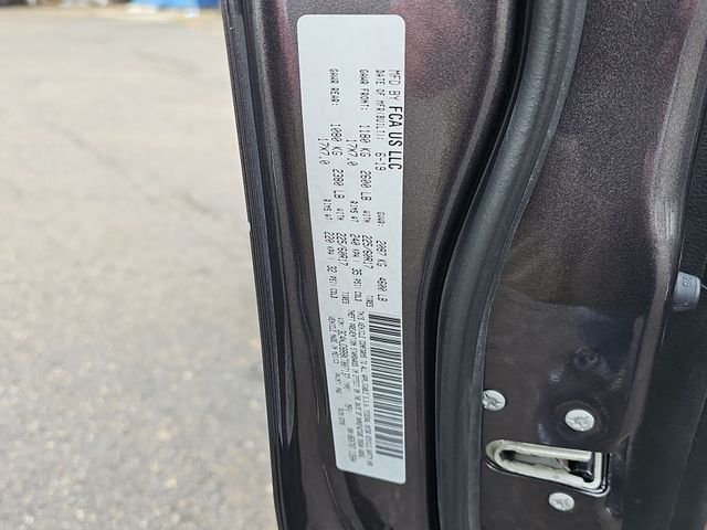 Used 2019 Gray Jeep Latitude image 34