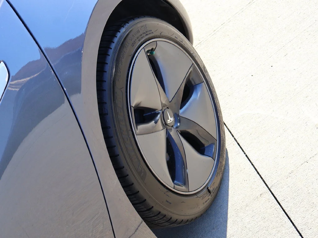Used 2018  Tesla  image 34
