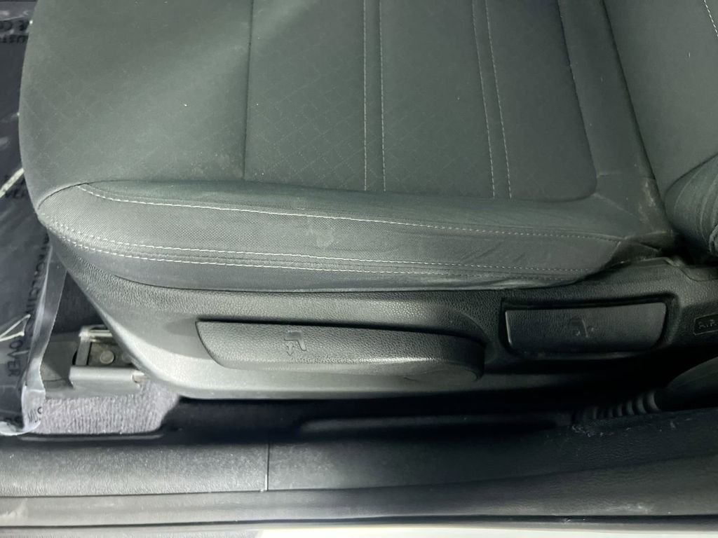 Used 2019 White Kia LX image 13