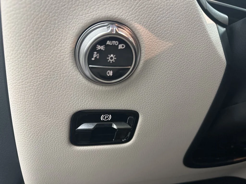 Used 2026 White Mercedes-Benz GLC 300 image 18