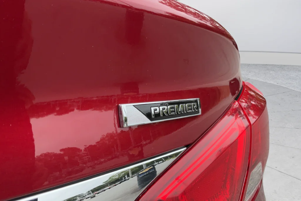 Used 2018 Red Chevrolet Premier image 31