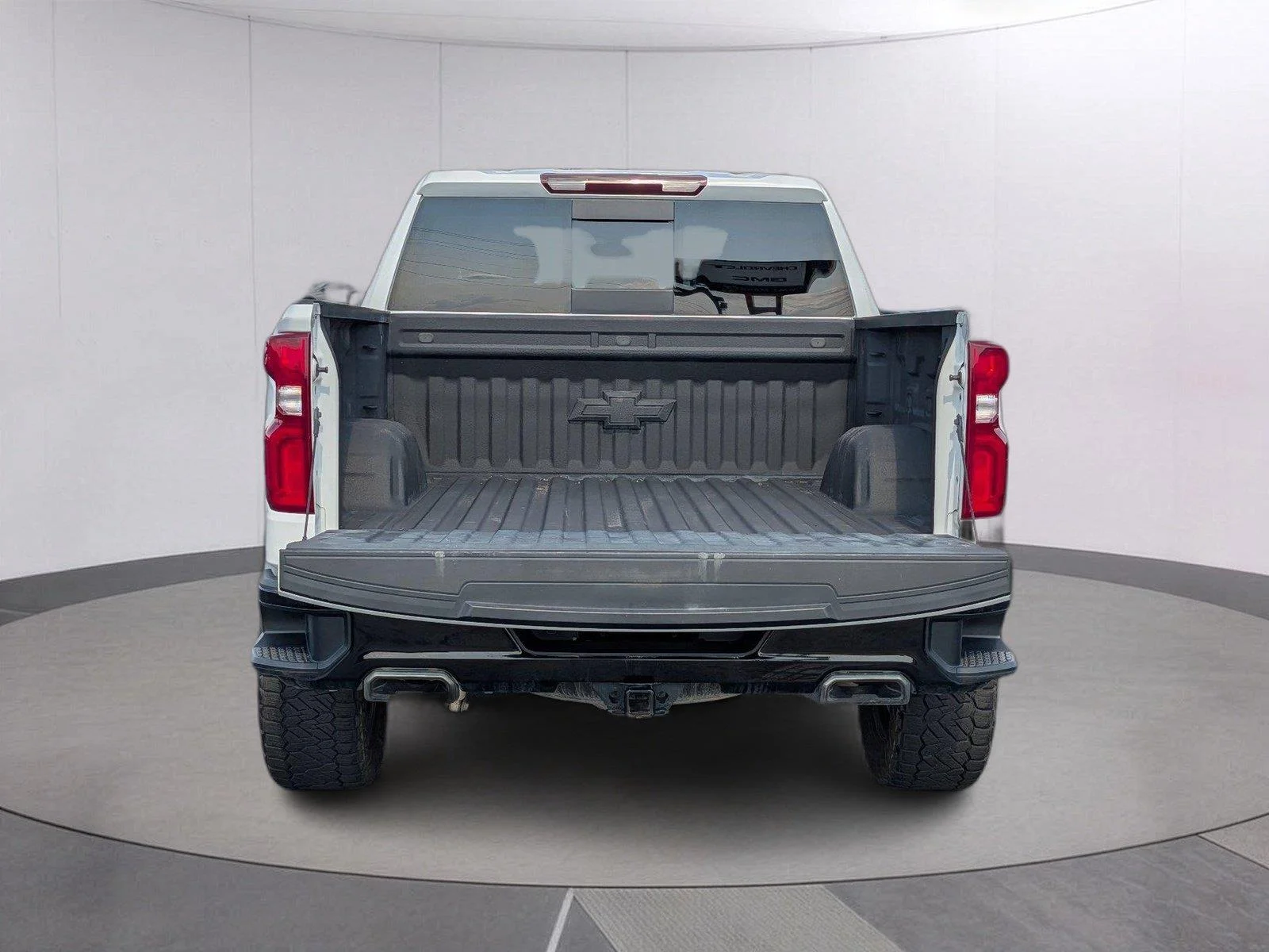Used 2021 SUMMIT WHITE Chevrolet LT Trail Boss image 5