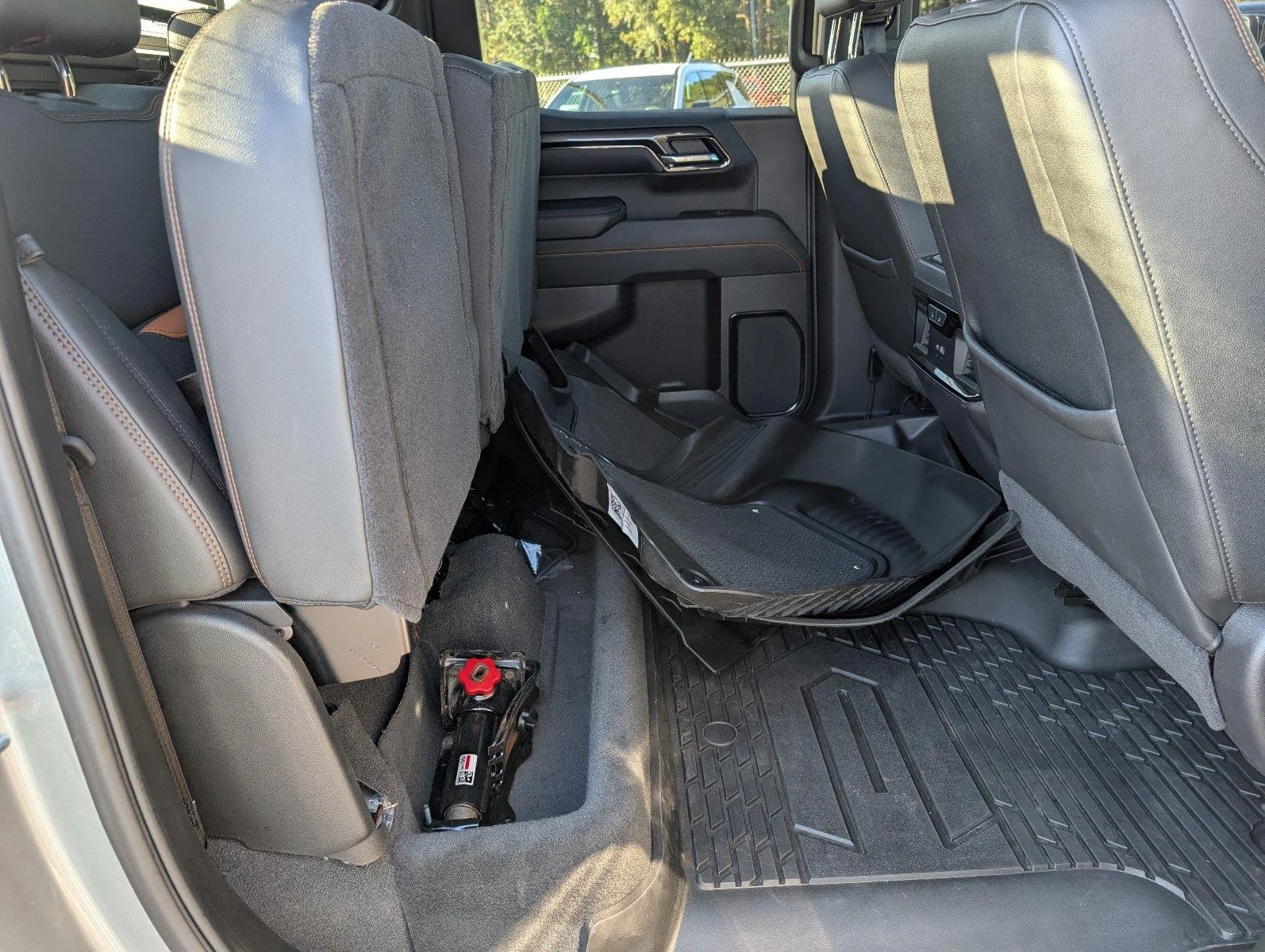 Used 2025 Sterling Metallic GMC AT4 image 40