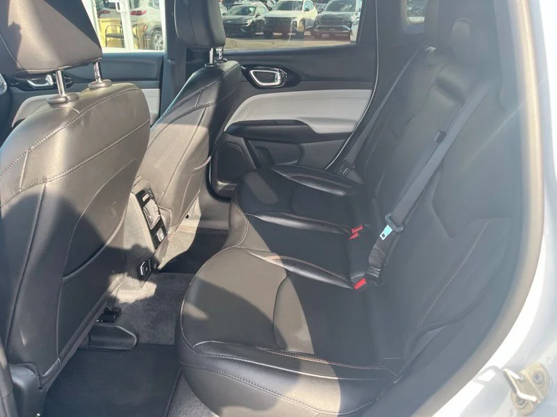 Used 2024 White Jeep Limited image 10