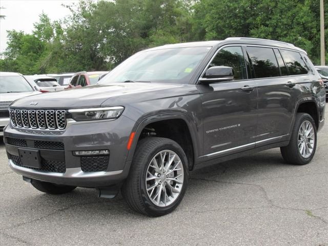Used 2023 Gray Jeep Summit image 3