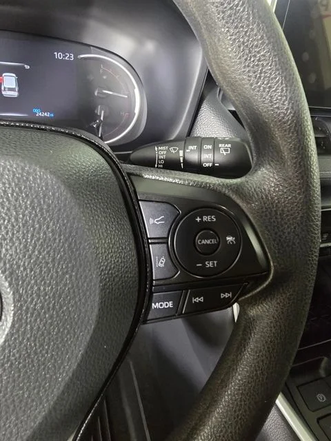 Used 2025 White Toyota XLE image 20