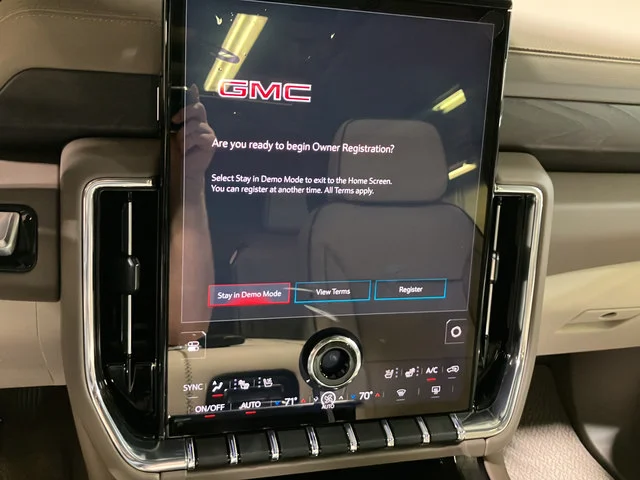 2026 GMC Yukon Denali - Photo 20