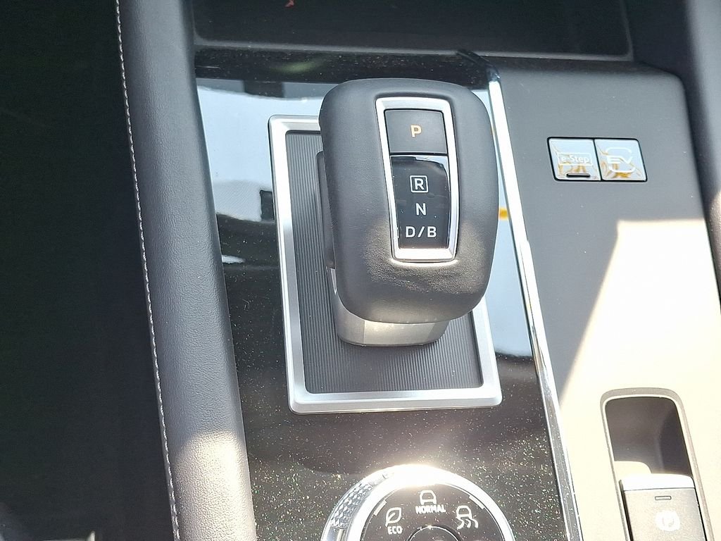 2026 Nissan Rogue Plug-In Hybrid — photo 11