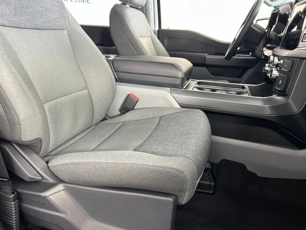New 2026 Oxford White Ford XLT image 25