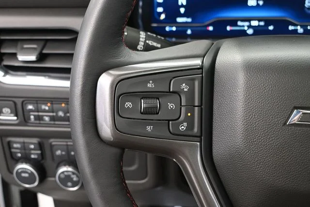 Used 2022 White Chevrolet RST image 33