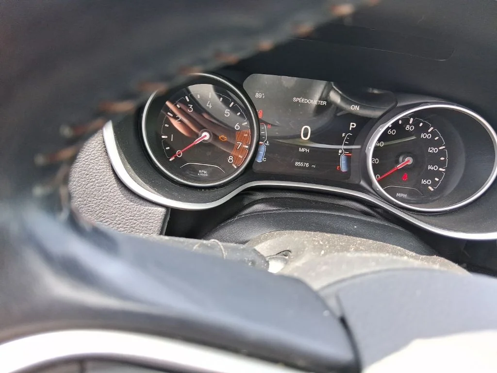 Used 2019 Gray Jeep Limited image 1