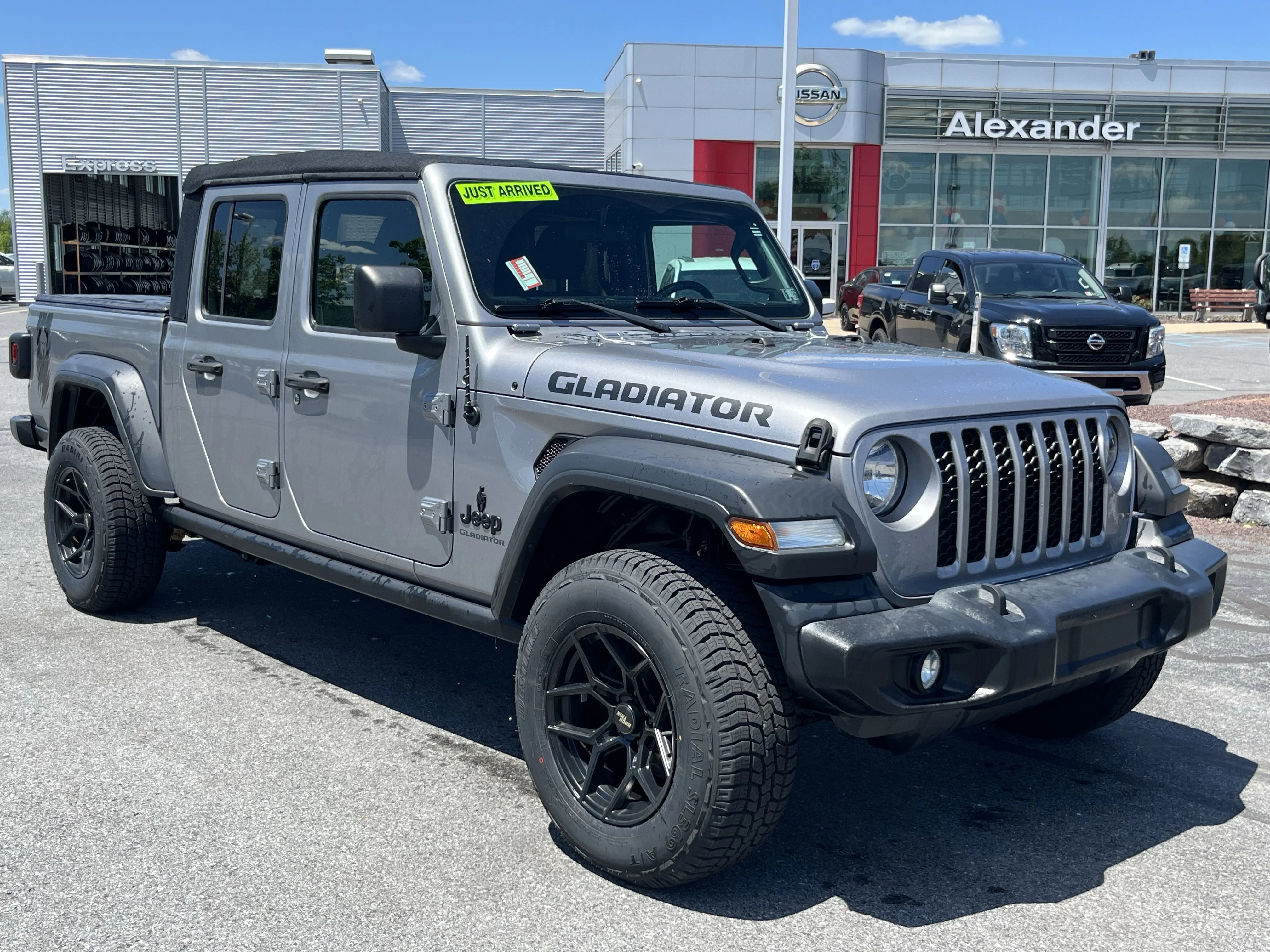 Used 2020 Billet Silver Metallic Jeep Sport image 1