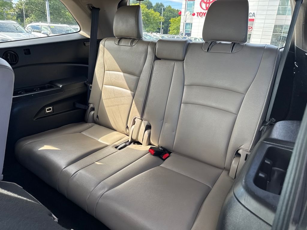 Used 2017  Honda EX-L image 37