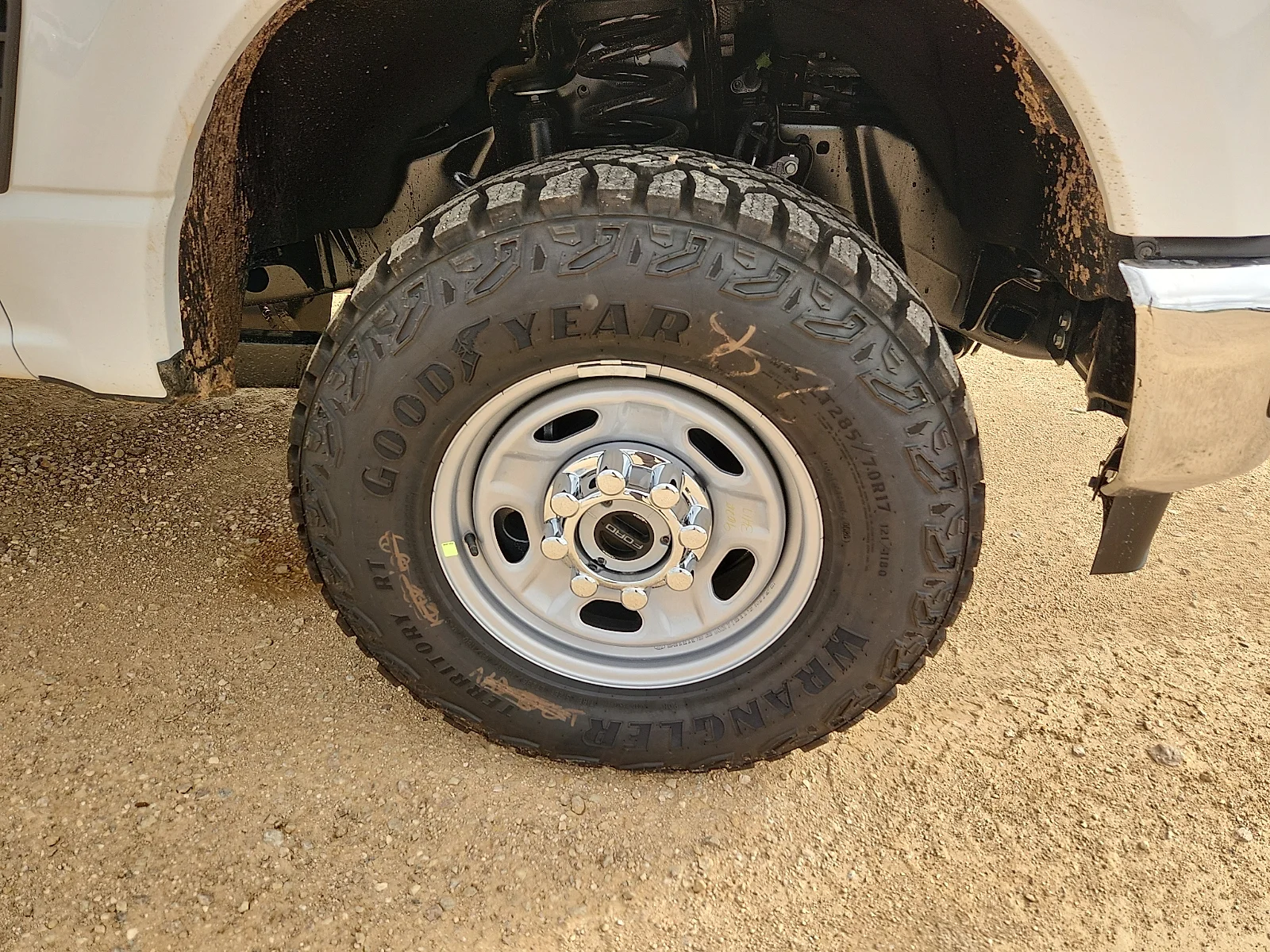 New 2026 Oxford White Ford F-250® XL image 9