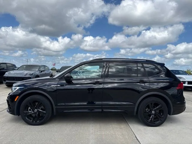 Used 2023 Deep Black Volkswagen SE R-Line Black image 6