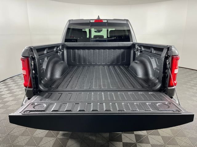 New 2026 Granite Crystal Metallic Clear-Coat Exterior Paint RAM Laramie image 6