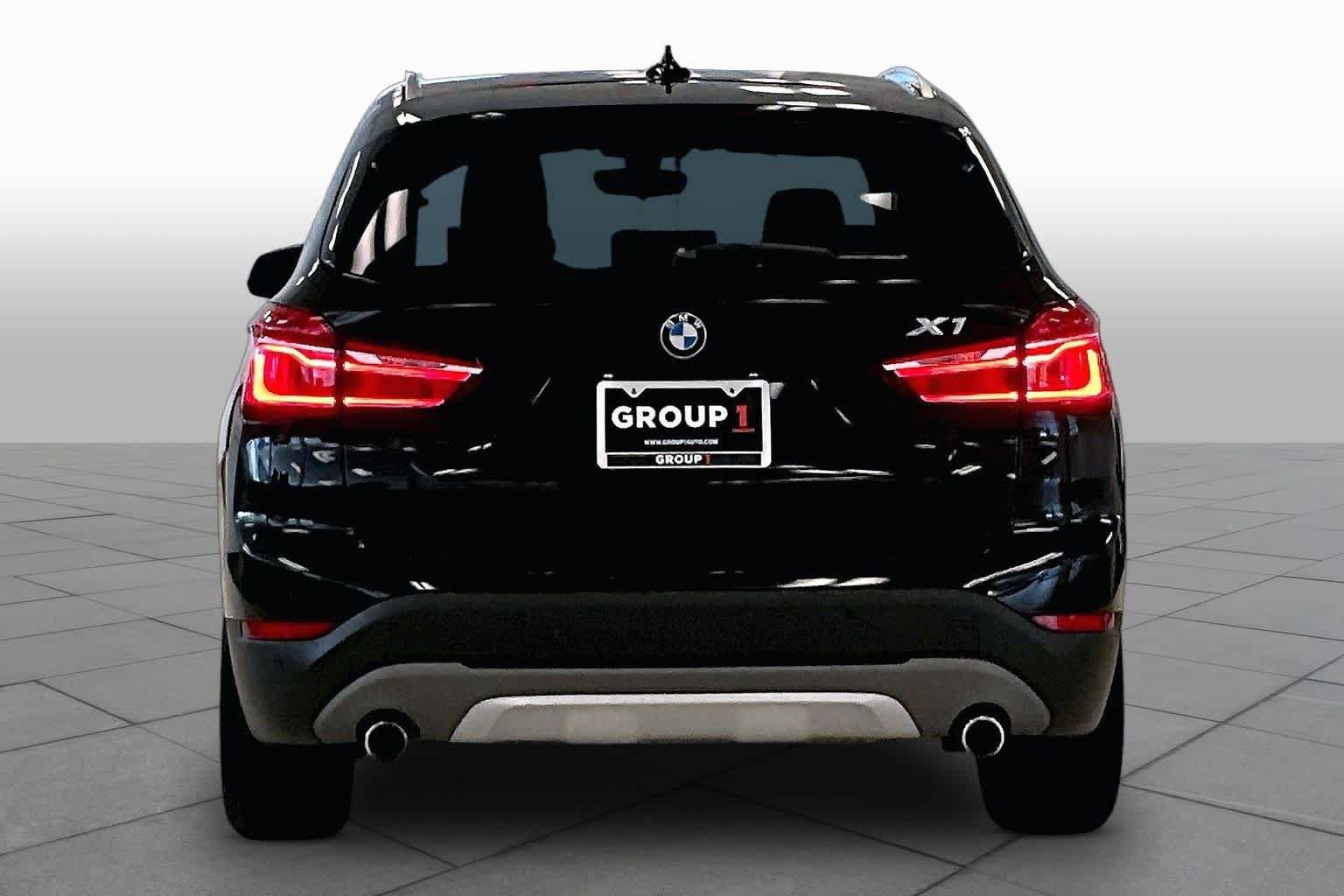 Used 2017 Jet Black BMW sDrive28i image 4