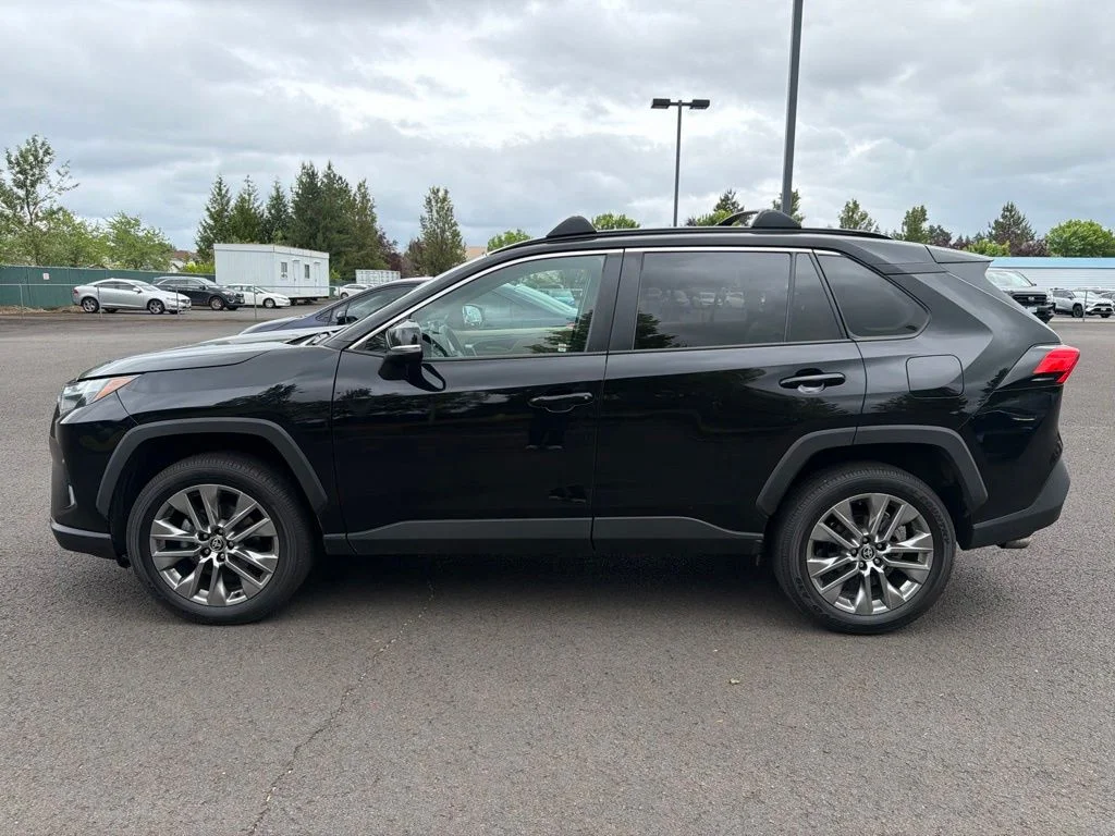 Used 2023 Midnight Black Metallic Toyota XLE Premium image 6