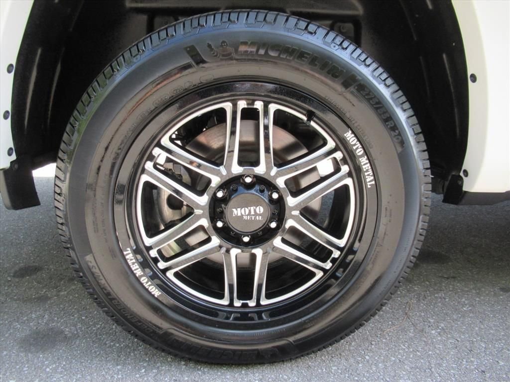 Used 2022 White Ram Limited image 5