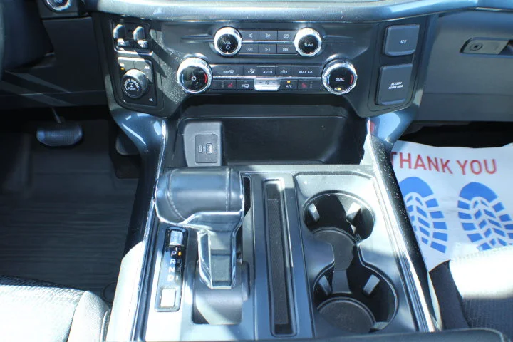 Used 2022  Ford LARIAT 4WD image 18