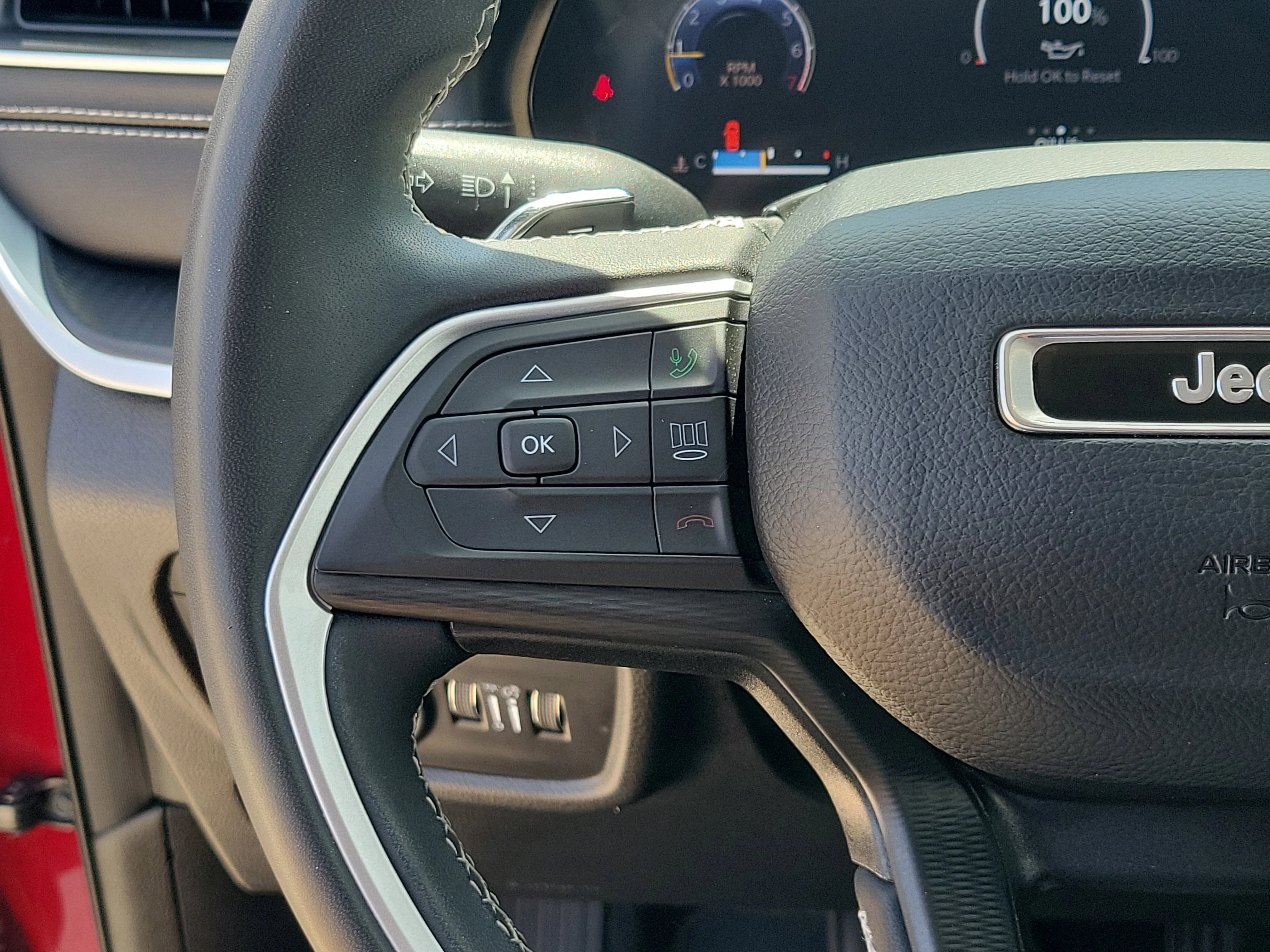 Used 2023 Velvet Red Pearlcoat Jeep Laredo image 26