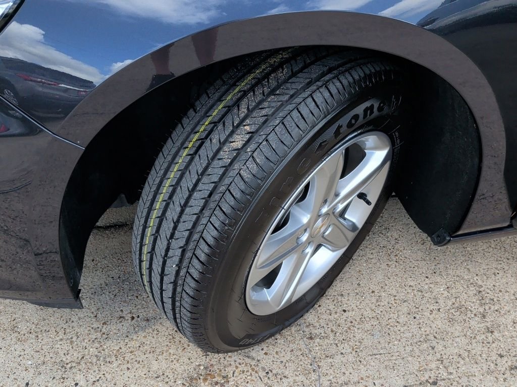 Used 2022 Gray Chevrolet LS image 38