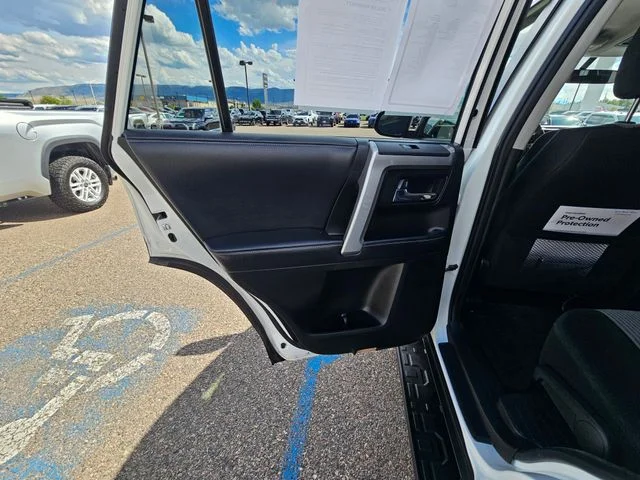 Used 2018 Super White Toyota SR5 image 19