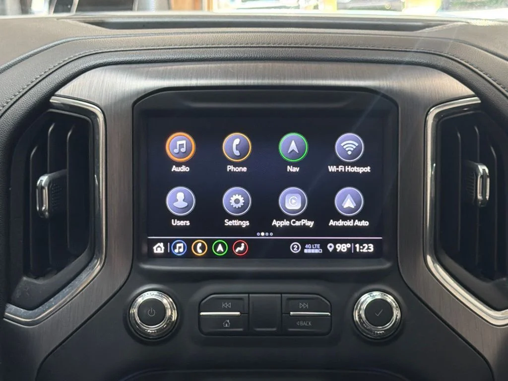 Used 2020 White Frost Tricoat GMC Denali image 17