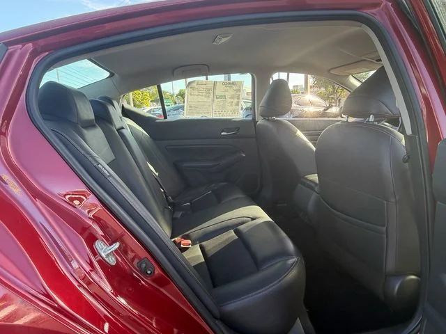 Used 2022 Red Nissan 2.5 SR image 14