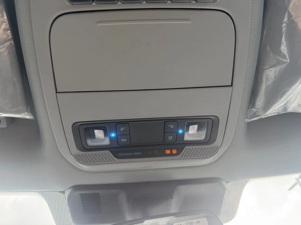 New 2027 Iconic Silver Metallic Ford F-250® XL image 31