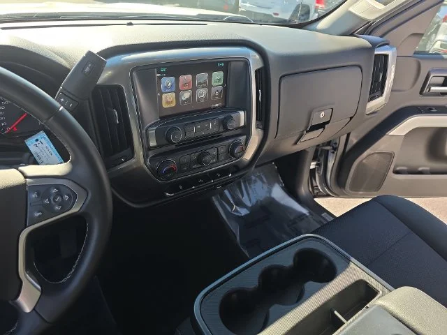 Used 2018 Silver Chevrolet LT image 21