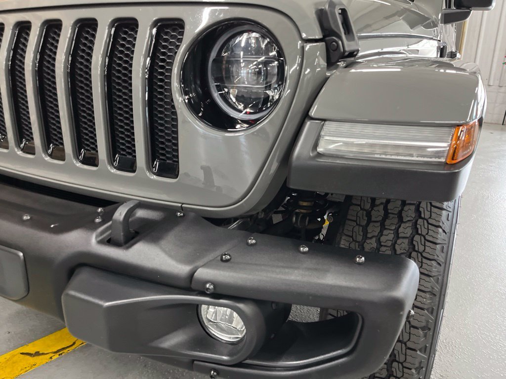 Used 2023 Gray Clearcoat Jeep Freedom Edition image 9