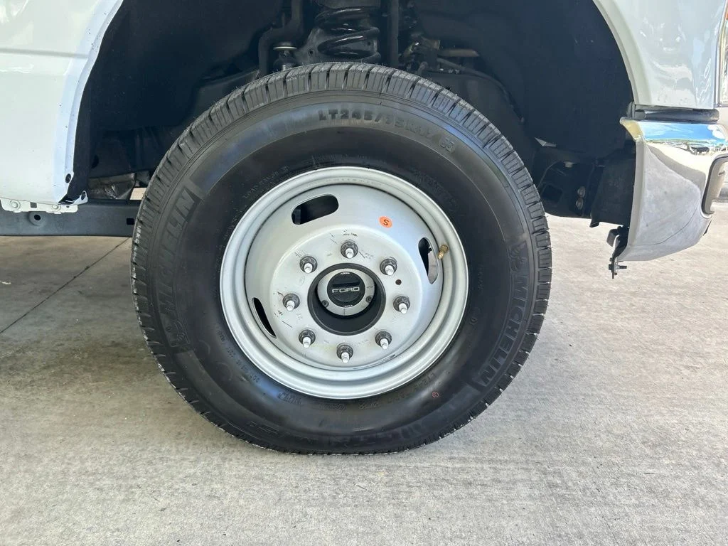 Used 2025 White Ford XL image 20