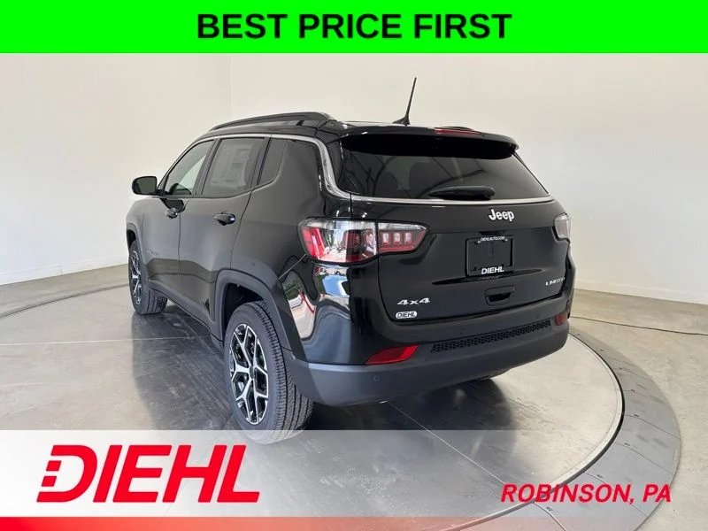 New 2026 Diamond Black Crystal Pearl-Coat Exterior Paint Jeep Limited image 5