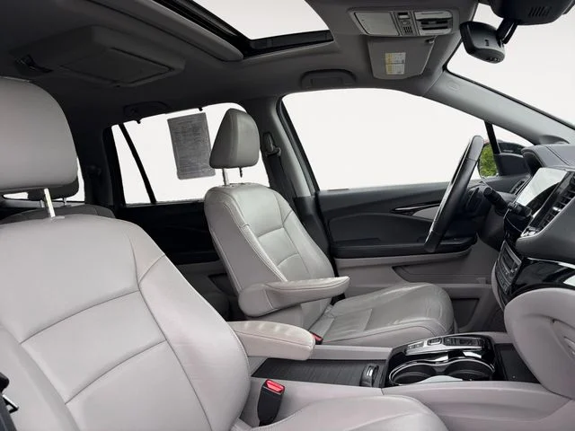Used 2019 Gray Honda Touring image 12